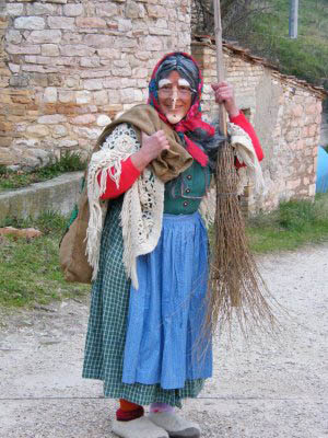 La Befana, the Italian Christmas witch and I have a lovely gift for you!