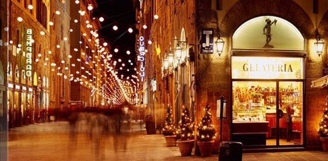 florence-holiday-lights-Kayla-Spelling-Street-art-festive