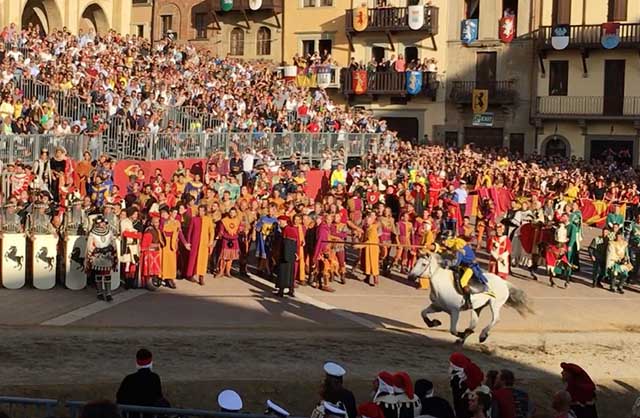 Italian-Festivals-Celebrating-Art-Form-Arezzo-Joust-Giostra