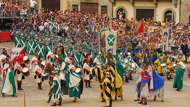 Italian-Festivals-Celebrating-Art-Form-Arezzo-Joust-Giostra