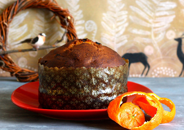 panettone-versus-pandoro-Holiday-Italian-cake-sweets-legend-culture-Italy-Christmas